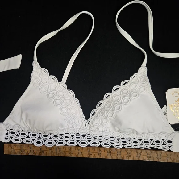Becca by Rebecca Virtue white halter bikini top size D - Picture 2 of 4